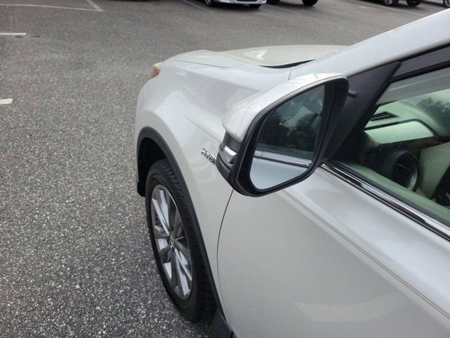 Used 2017 Toyota RAV4 Limited image 18