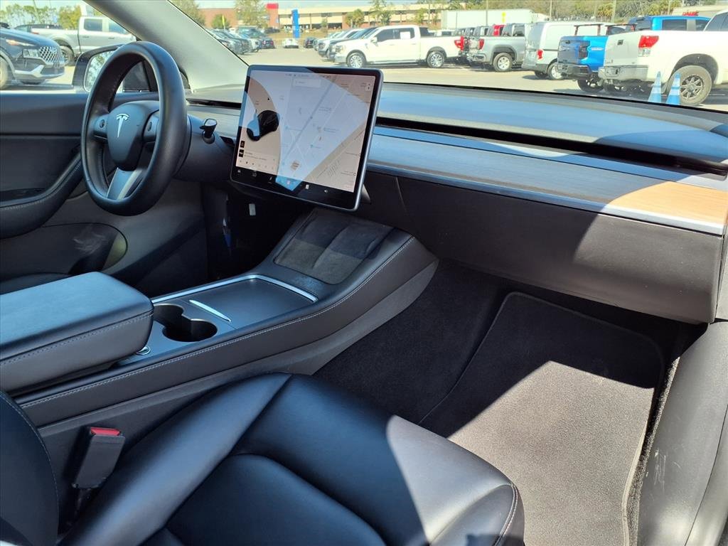 Used 2021 Tesla Model Y Long Range image 11