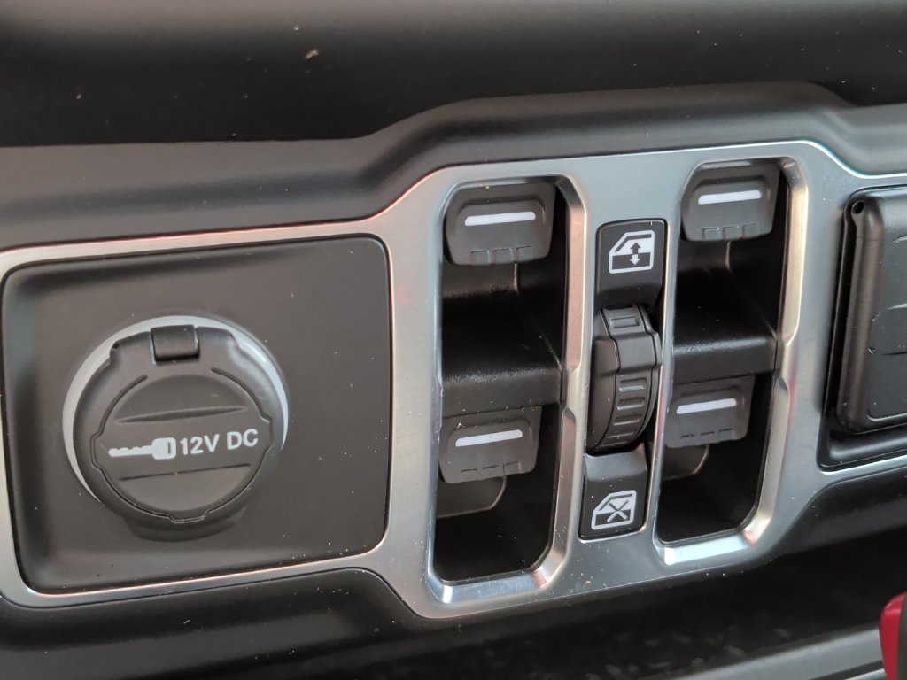 Used 2021 Jeep Wrangler Unlimited Sahara AWD/4WD image 46