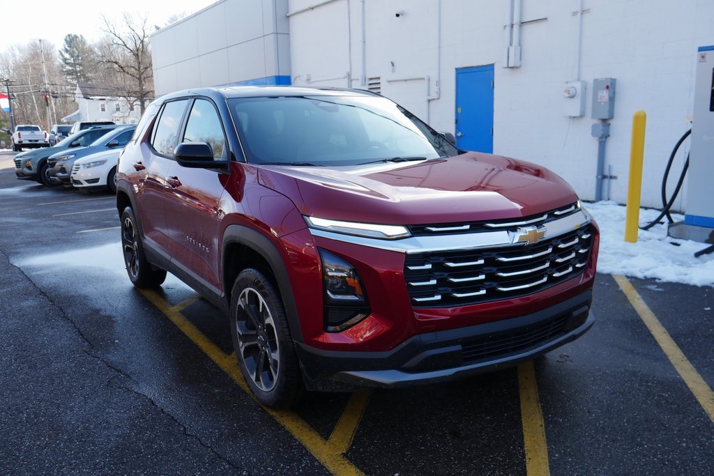 New 2026 Chevrolet Equinox LT image 2