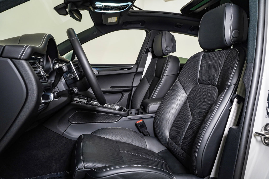 Certified 2026 Porsche Macan S AWD/4WD image 5