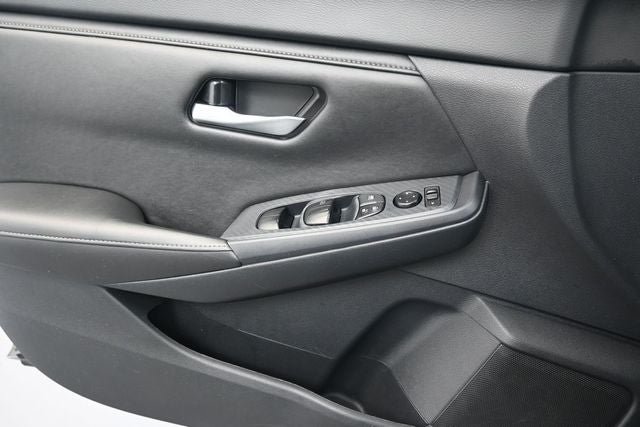 Used 2024 Nissan Sentra SV FWD image 13