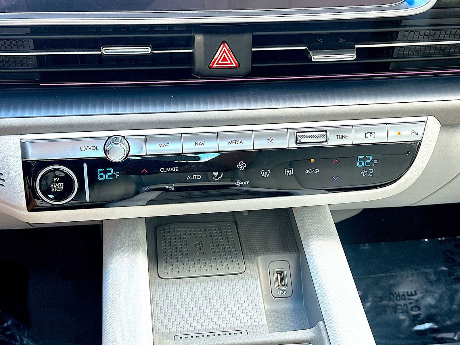 Used 2025 Hyundai Ioniq 6 SEL image 16