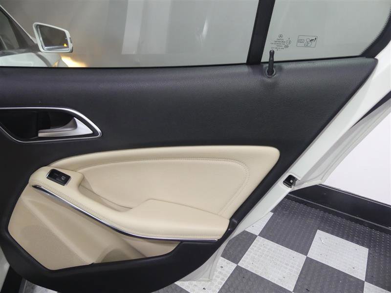 Used 2019 Mercedes-Benz GLA 250 4MATIC image 26