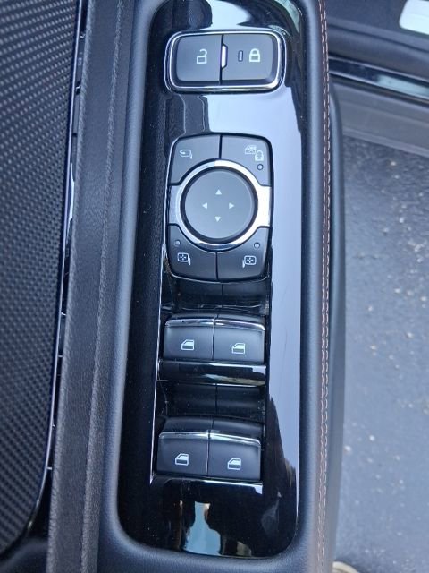 Used 2023 Lincoln Aviator AWD w/ Class IV Trailer Tow Package image 10