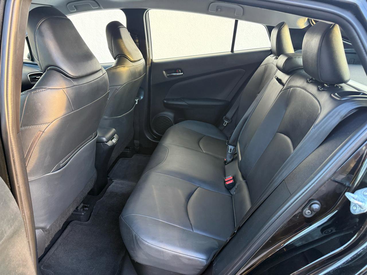 Used 2021 Toyota Prius XLE image 27