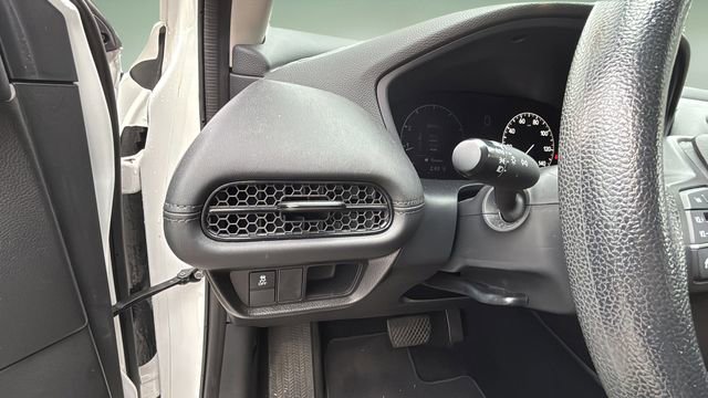 Used 2023 Honda HR-V LX image 20