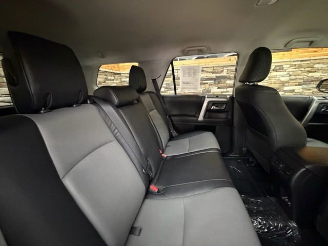 Used 2022 Toyota 4Runner SR5 Premium AWD/4WD image 31