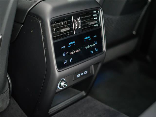 Certified 2026 Porsche Cayenne AWD/4WD image 33