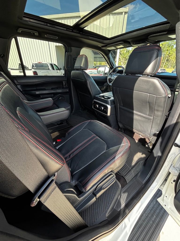 Used 2023 Ford Expedition Limited image 18