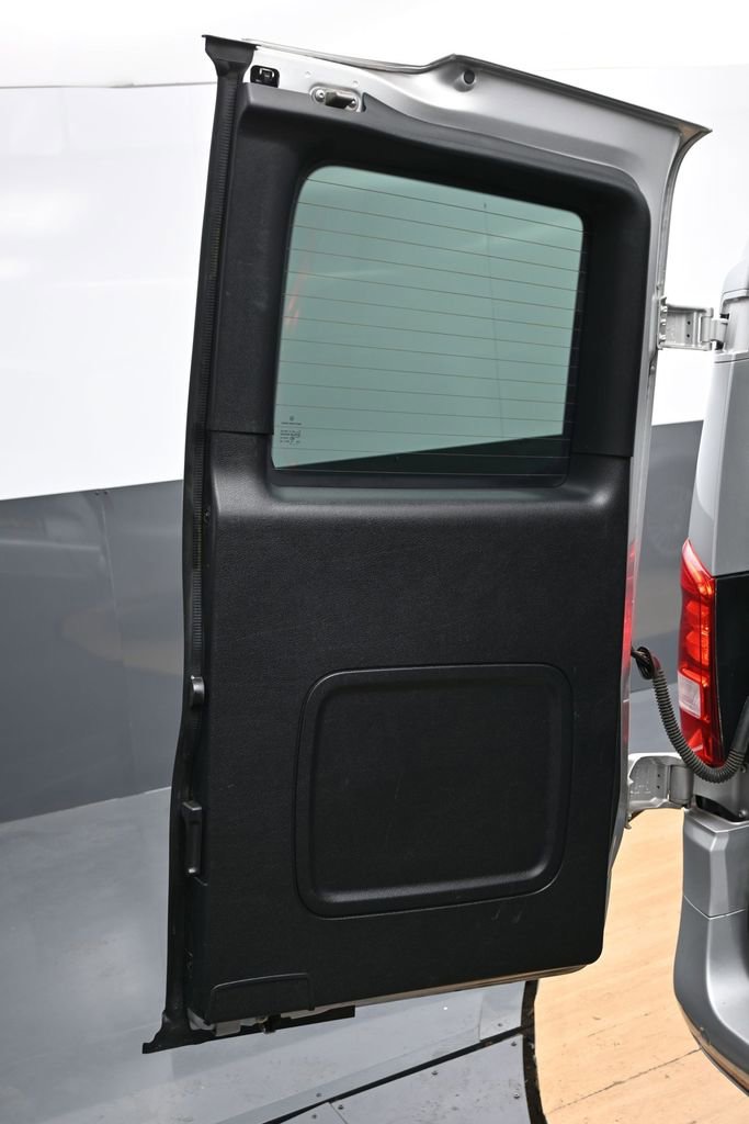 Used 2018 Mercedes-Benz Metris Passenger image 18