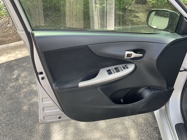 Used 2012 Toyota Corolla S image 17