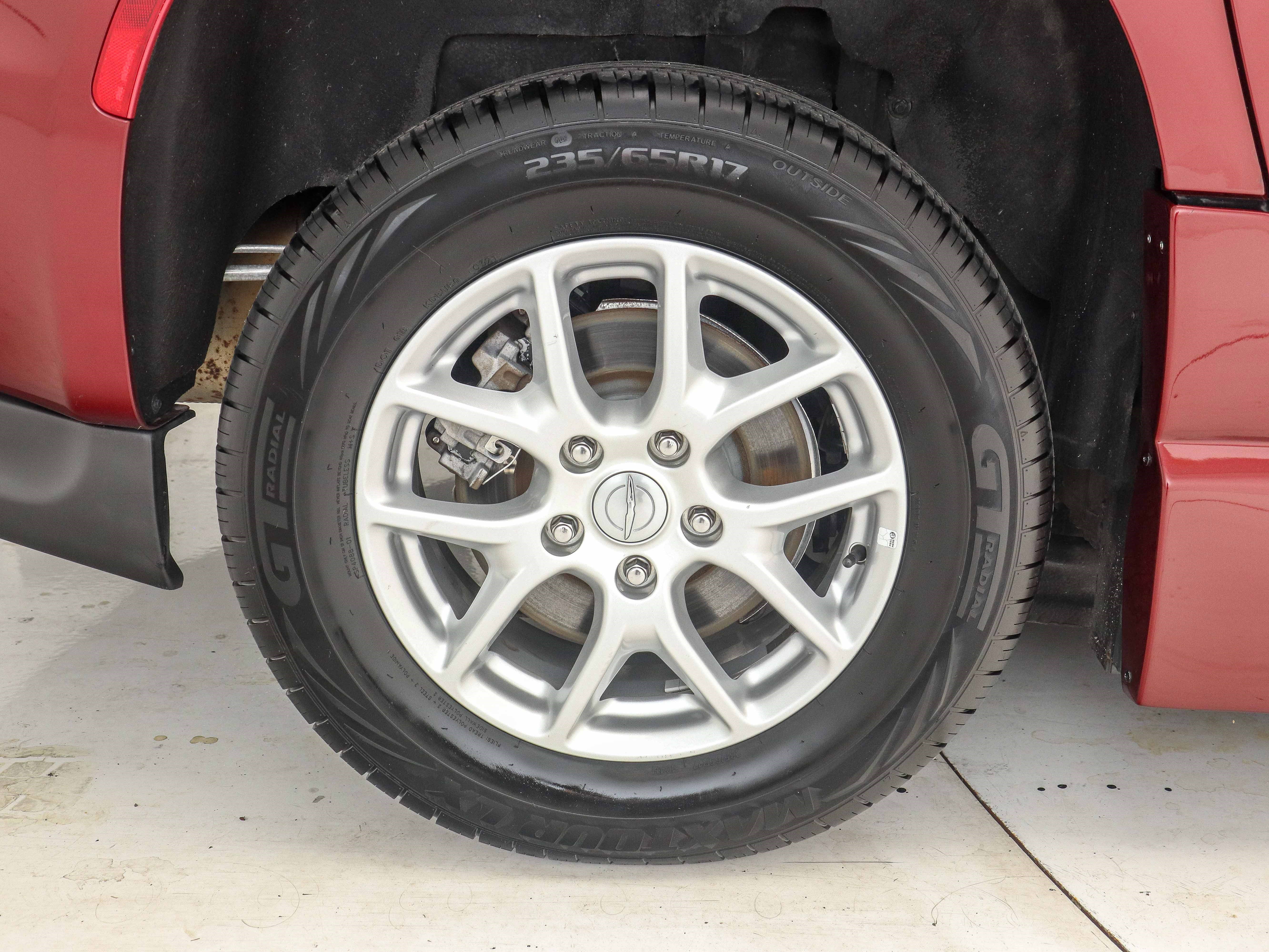 Used 2019 Chrysler Pacifica Touring-L image 35