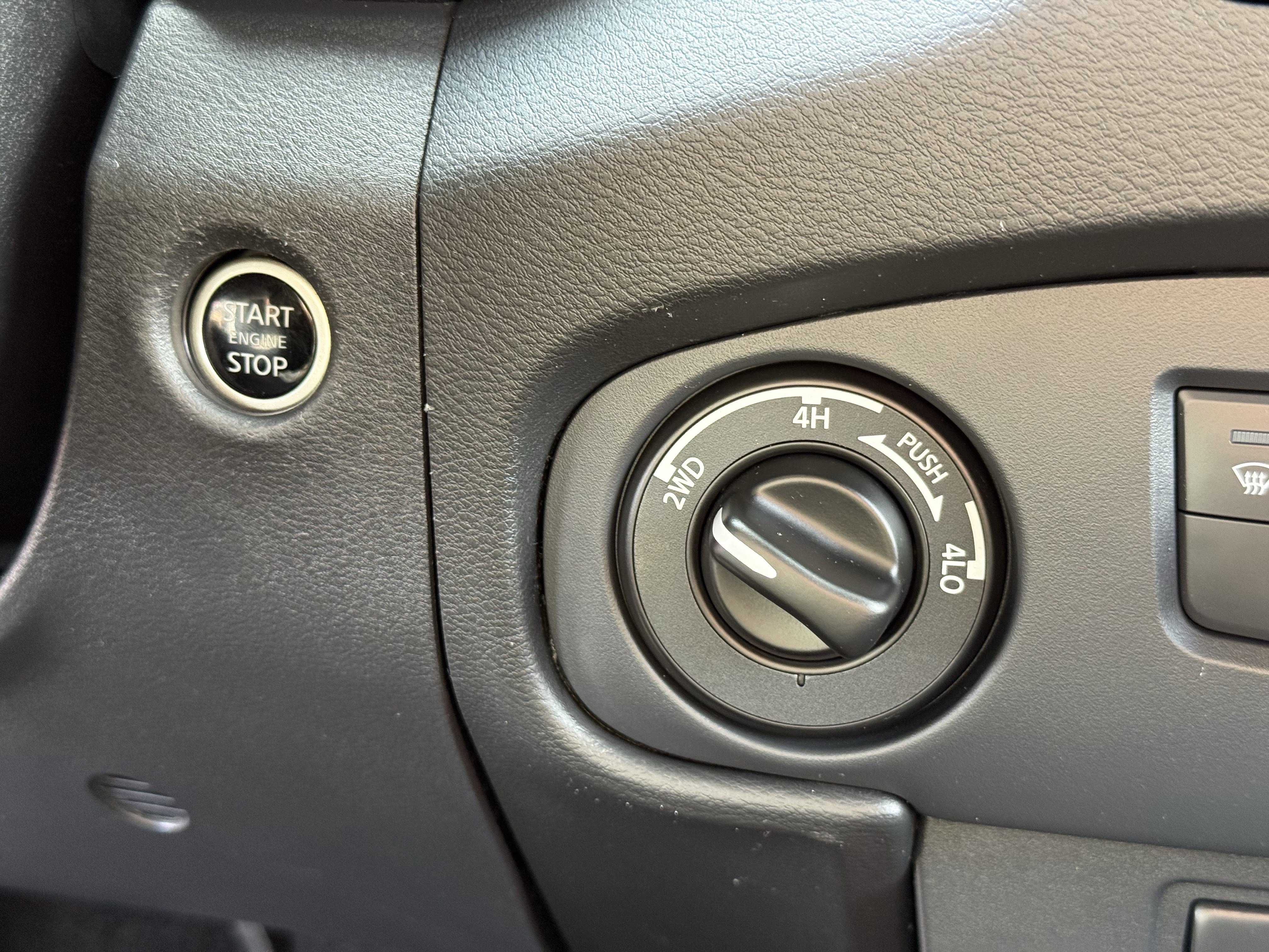 Used 2024 Nissan Frontier PRO-4X image 24