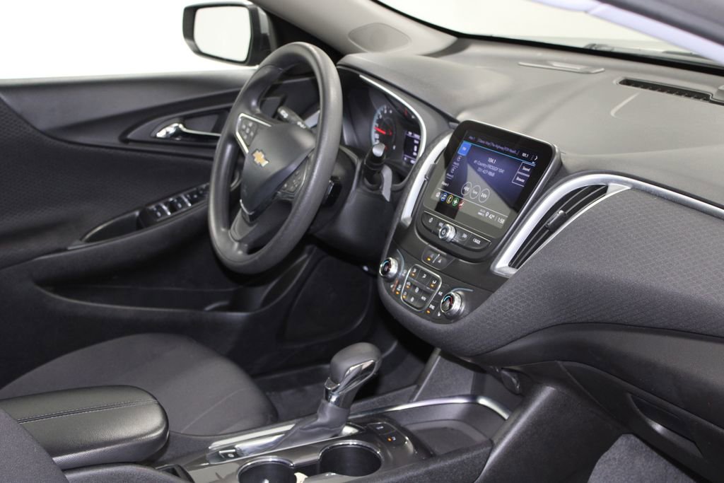 Used 2024 Chevrolet Malibu LT image 28