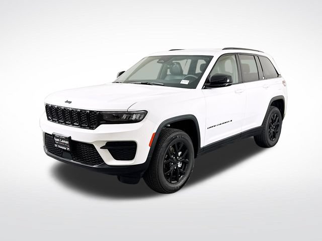 New 2025 Jeep Grand Cherokee Altitude AWD/4WD image 3