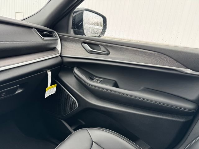 New 2025 Jeep Grand Cherokee Limited 4xe w/ Trailer Tow Package image 31