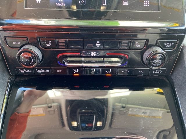 Used 2022 Jeep Grand Cherokee L Laredo w/ Luxury Tech Group I AWD/4WD image 28