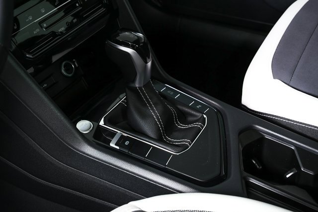 New 2026 Volkswagen Taos SE image 16