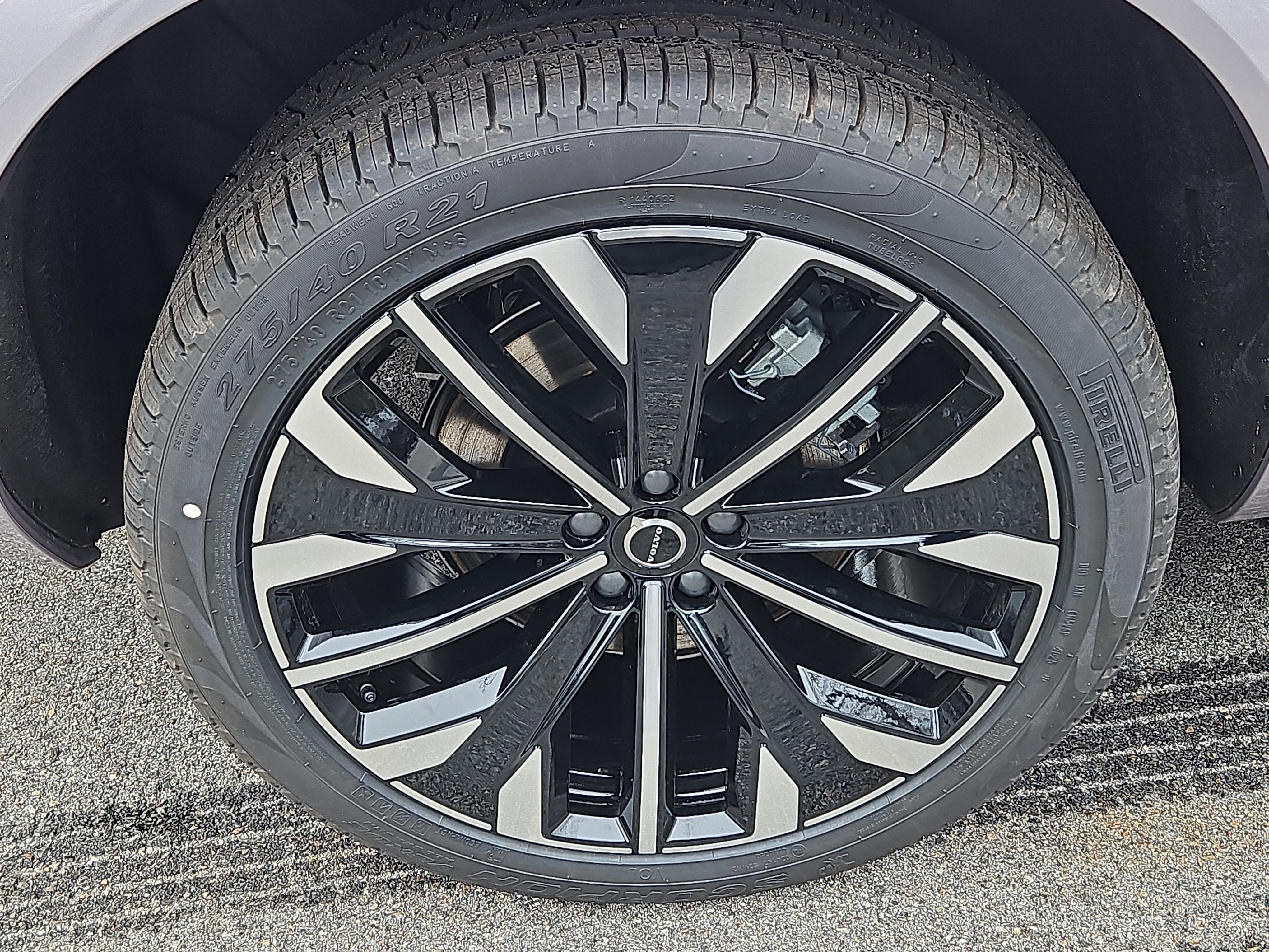 New 2026 Volvo XC90 B6 Plus w/ Protection Package Premier AWD/4WD image 19