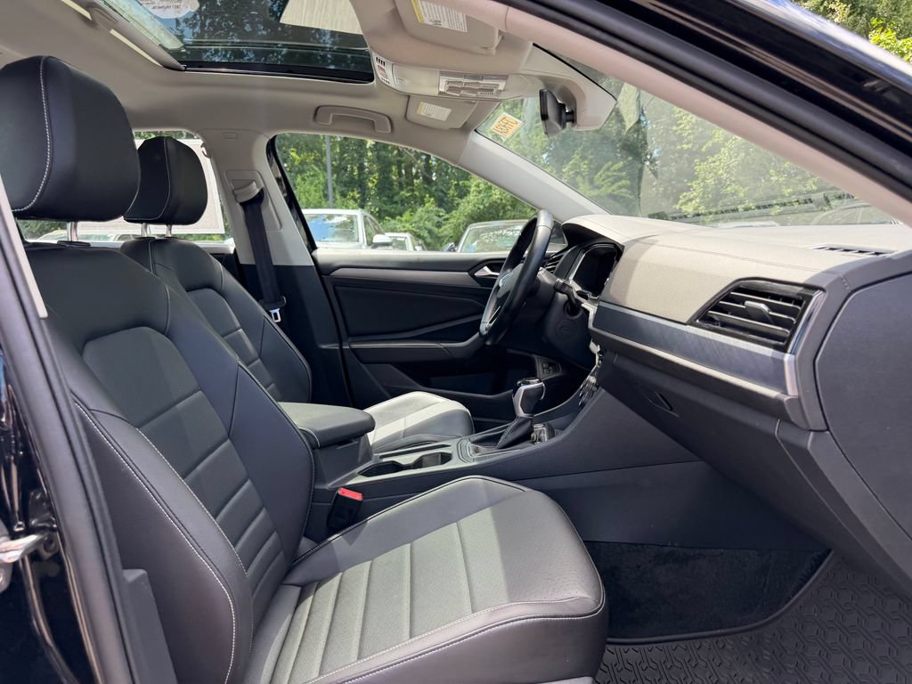 Used 2023 Volkswagen Jetta SE FWD image 16