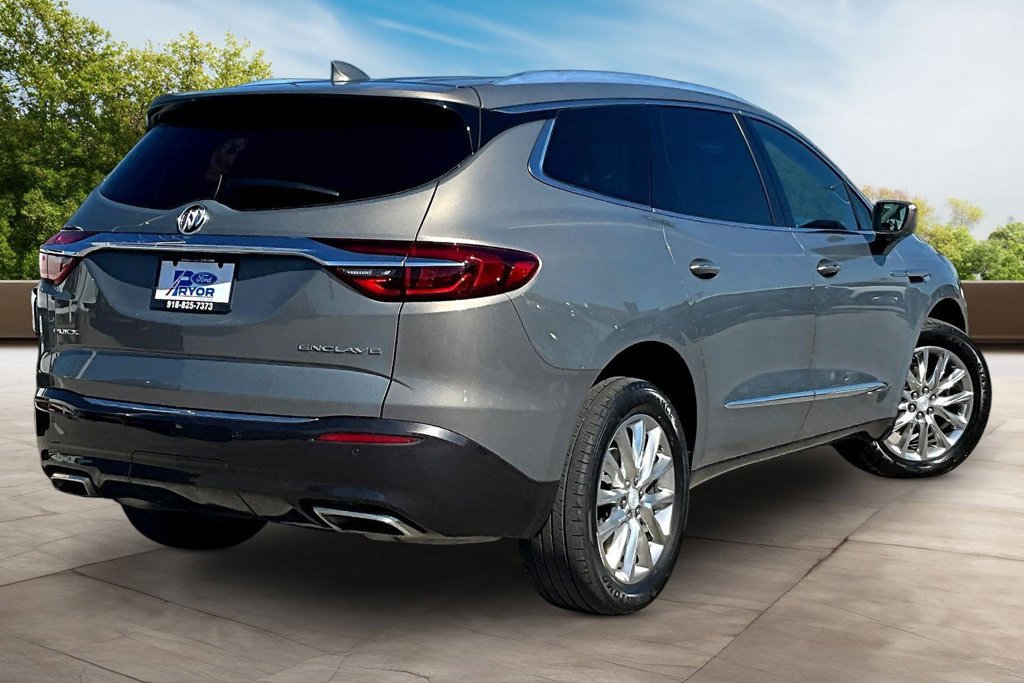 Used 2018 Buick Enclave Premium FWD image 2