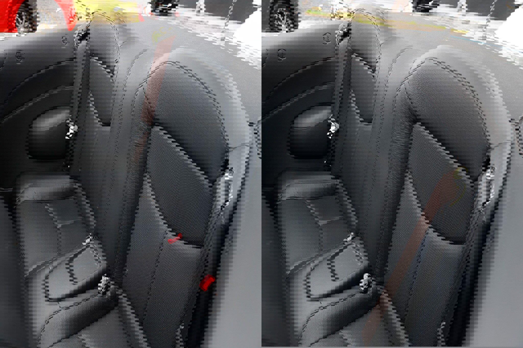 Used 2014 INFINITI Q60 Convertible w/ Premium Package image 11