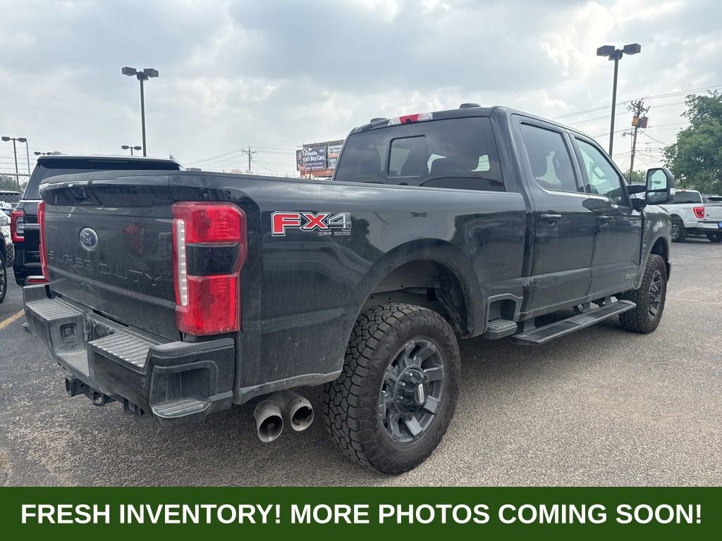 Used 2023 Ford F250 Lariat w/ Sport Appearance Package AWD/4WD image 2