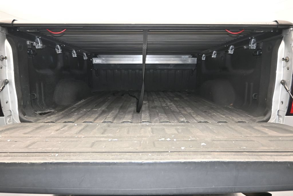 Used 2017 GMC Sierra 2500 SLT w/ Driver Alert Package AWD/4WD image 10