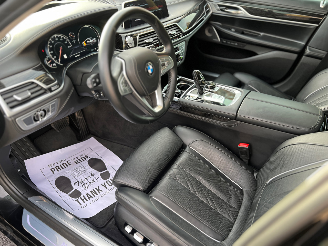 Used 2019 BMW 750i w/ Executive Package image 19