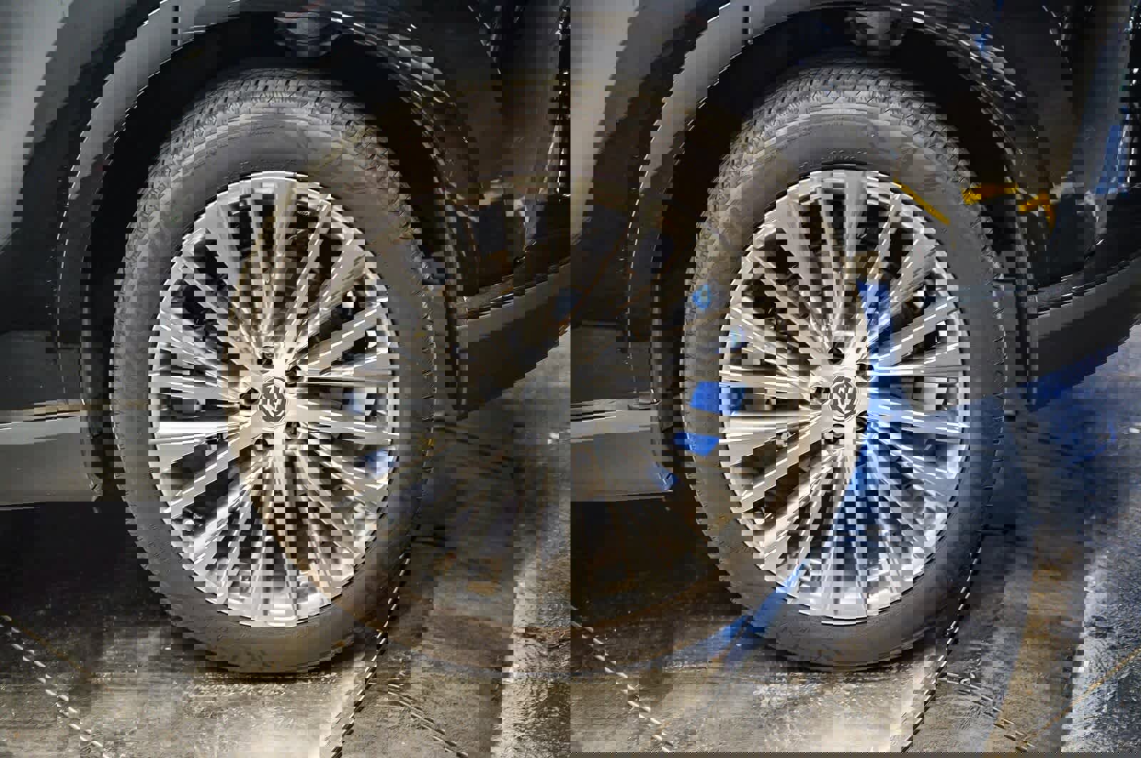 Used 2024 Lexus RX 450h Luxury w/ Convenience Package image 10