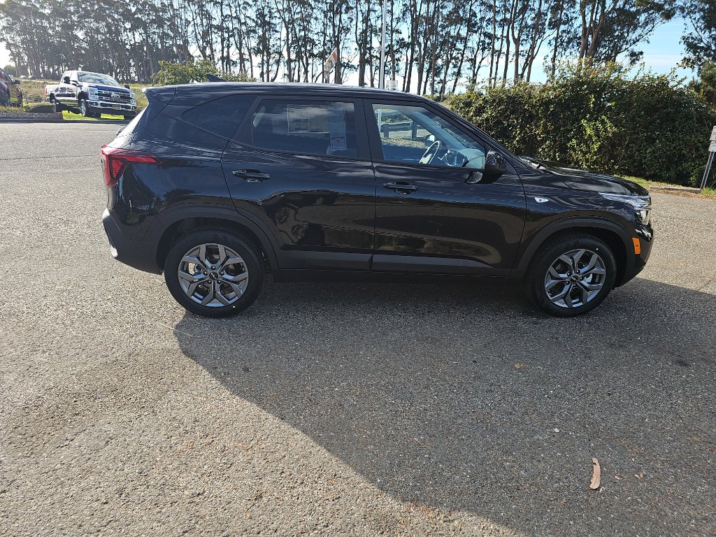 New 2026 Kia Seltos LX image 7