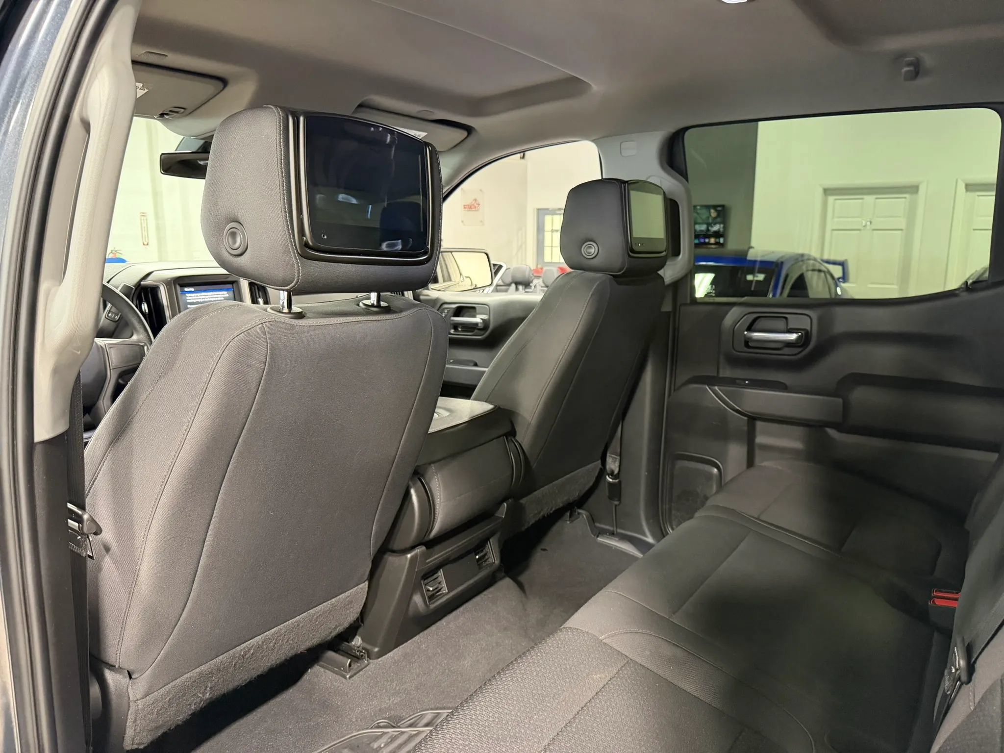 Used 2021 Chevrolet Silverado 1500 Custom Trail Boss AWD/4WD image 20