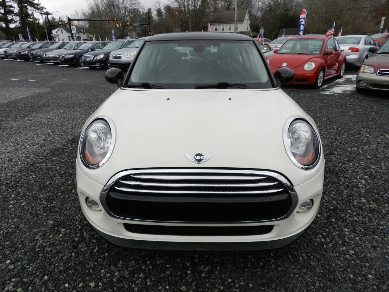 Used 2015 MINI Cooper 2-Door Hardtop w/ Cold Weather Package image 3