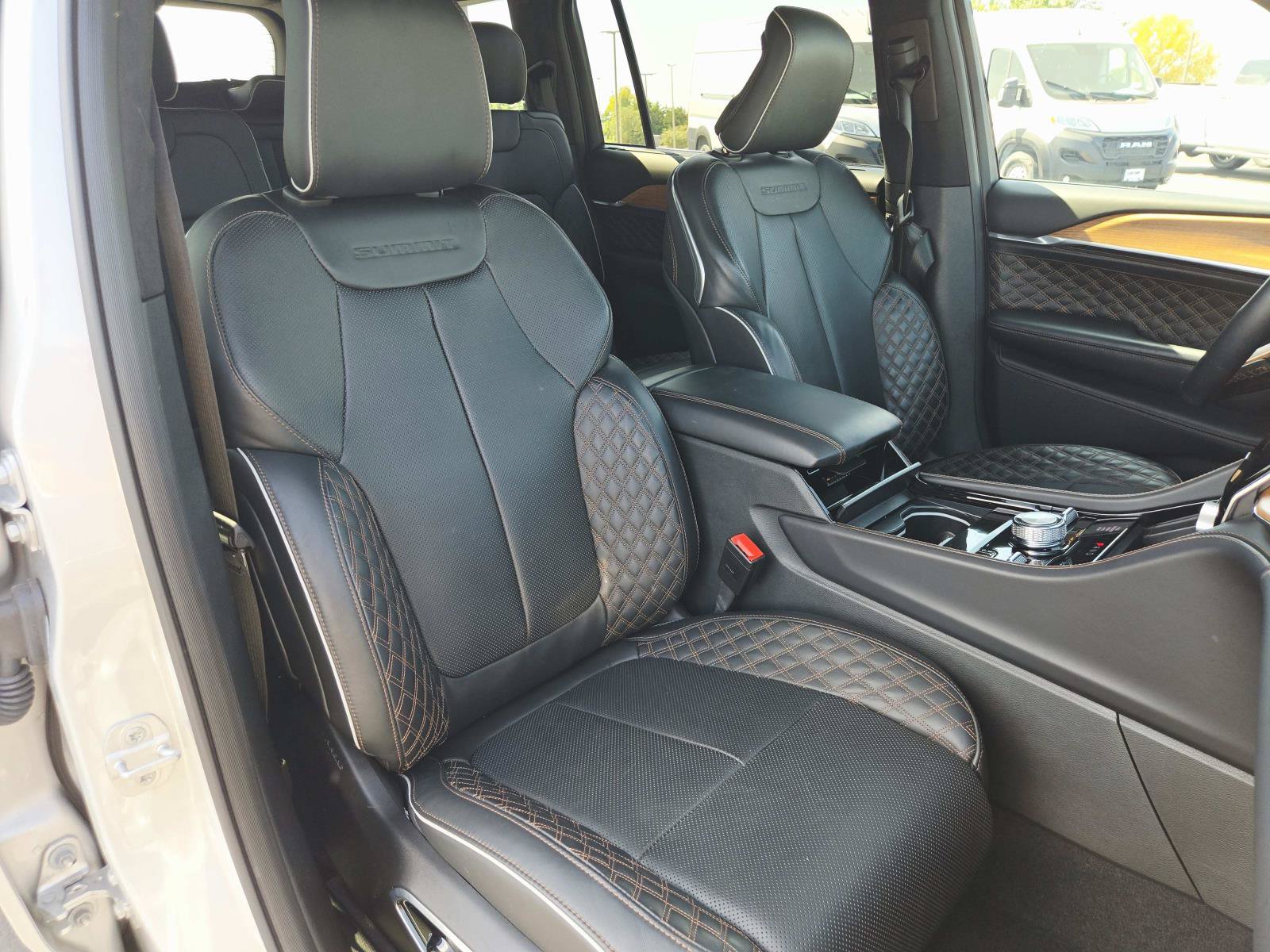 Used 2025 Jeep Grand Cherokee L Summit AWD/4WD image 19