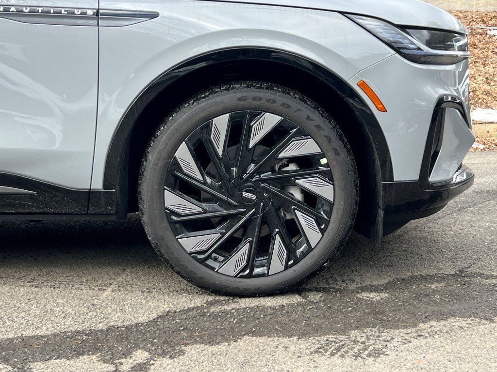New 2026 Lincoln Nautilus Reserve w/ Jet Appearance Package AWD/4WD image 6