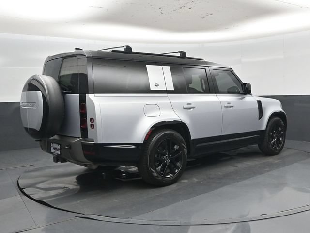 Used 2024 Land Rover Defender 130 X-Dynamic SE AWD/4WD image 3