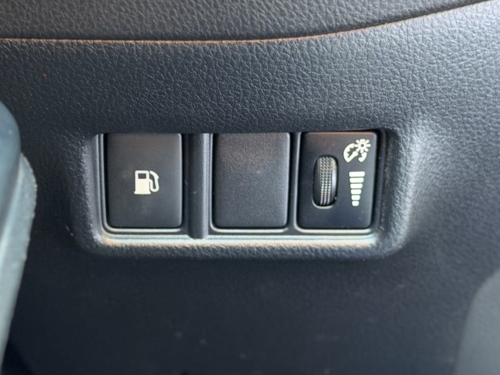 Used 2018 Toyota C-HR XLE FWD image 14