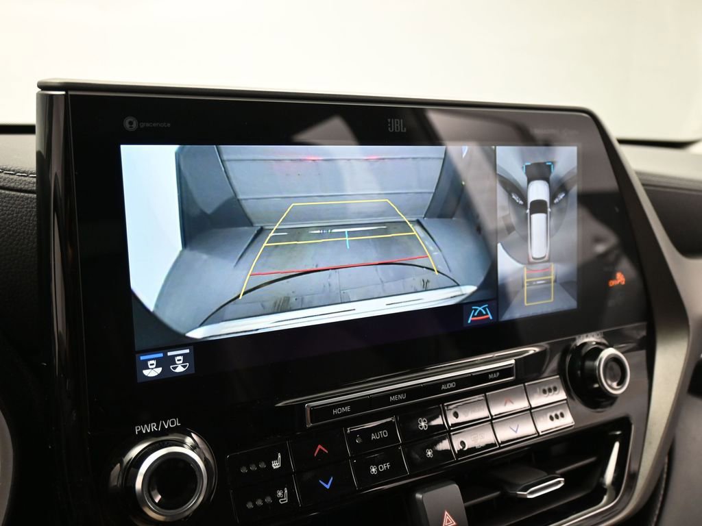 Used 2022 Toyota Highlander Limited image 16