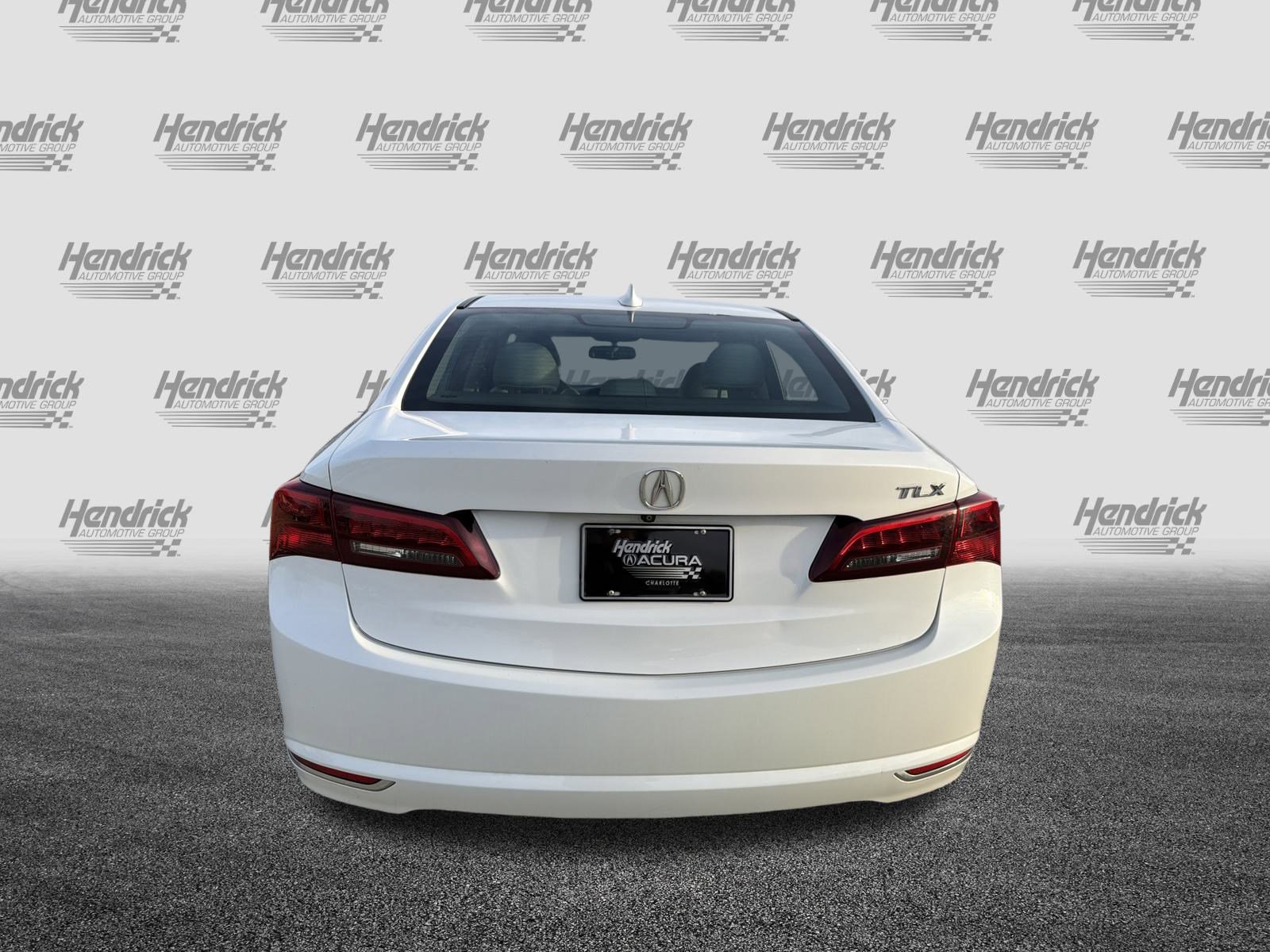 Used 2015 Acura TLX image 9