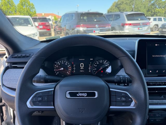 Used 2025 Jeep Compass Sport AWD/4WD image 14