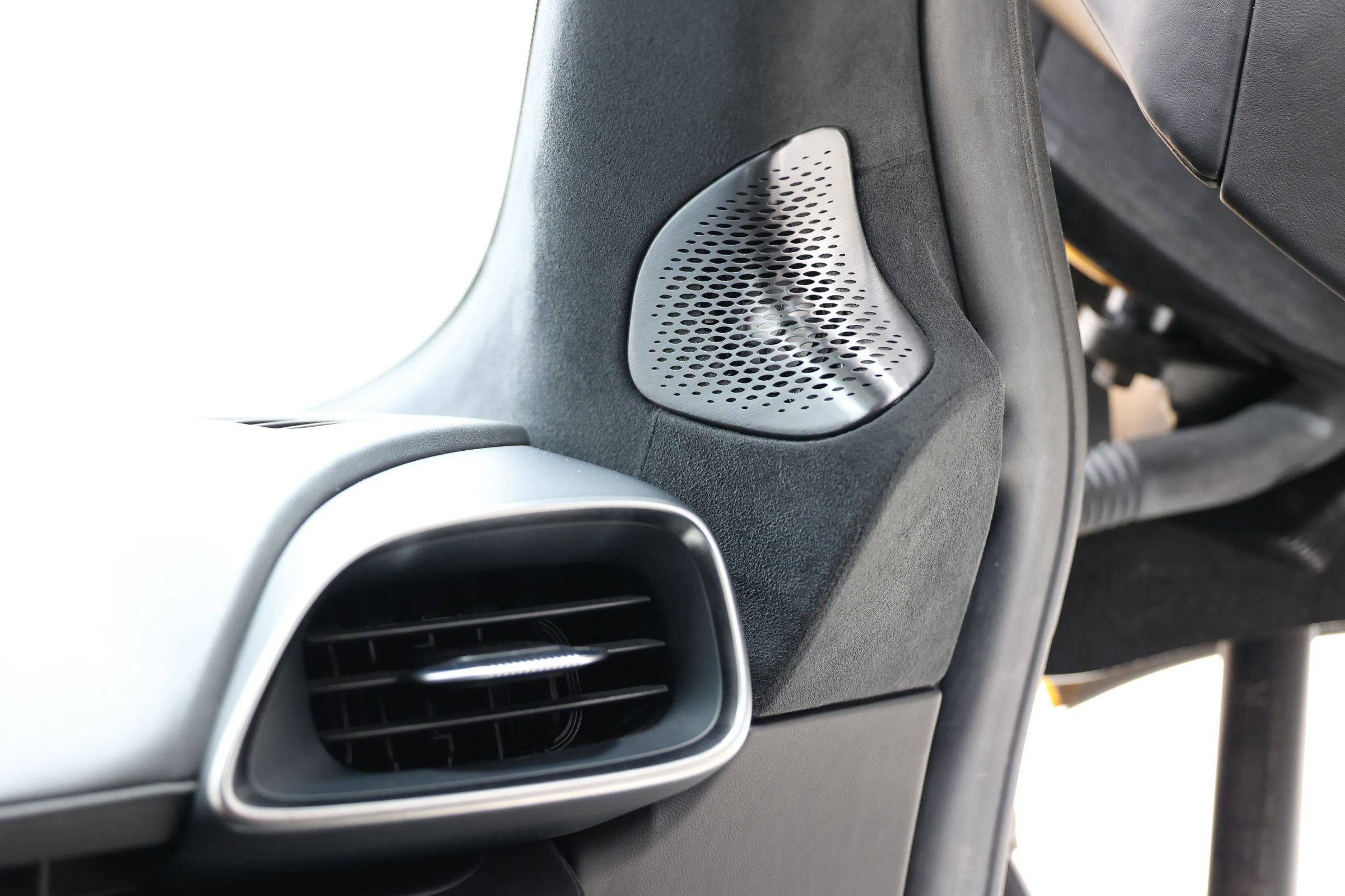 Used 2023 McLaren Artura RWD image 82