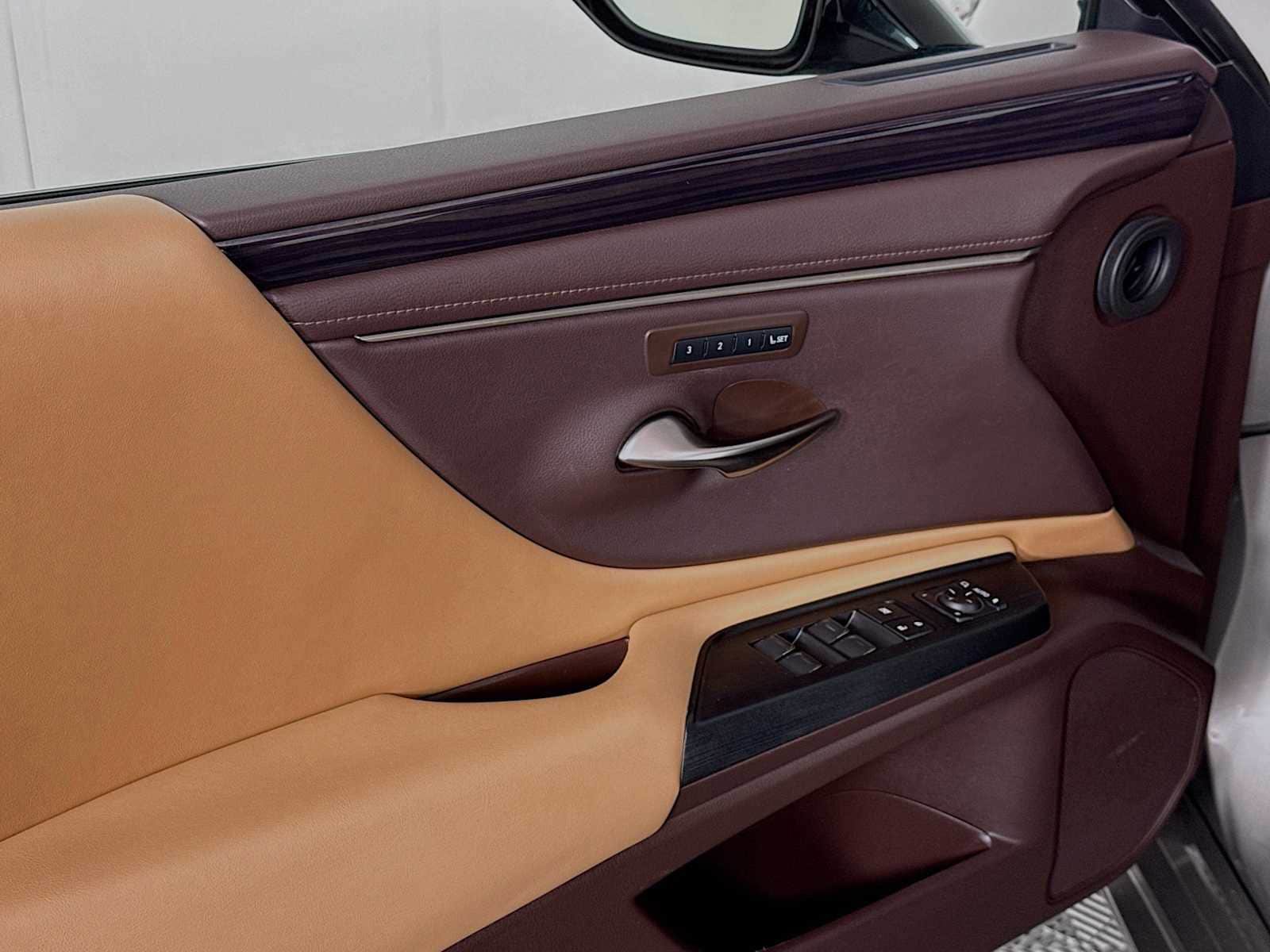 Used 2021 Lexus ES 350 w/ Premium Package FWD image 19