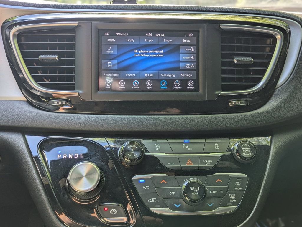 Used 2017 Chrysler Pacifica Touring-L w/ 13 Speaker Alpine Sound Group FWD image 20