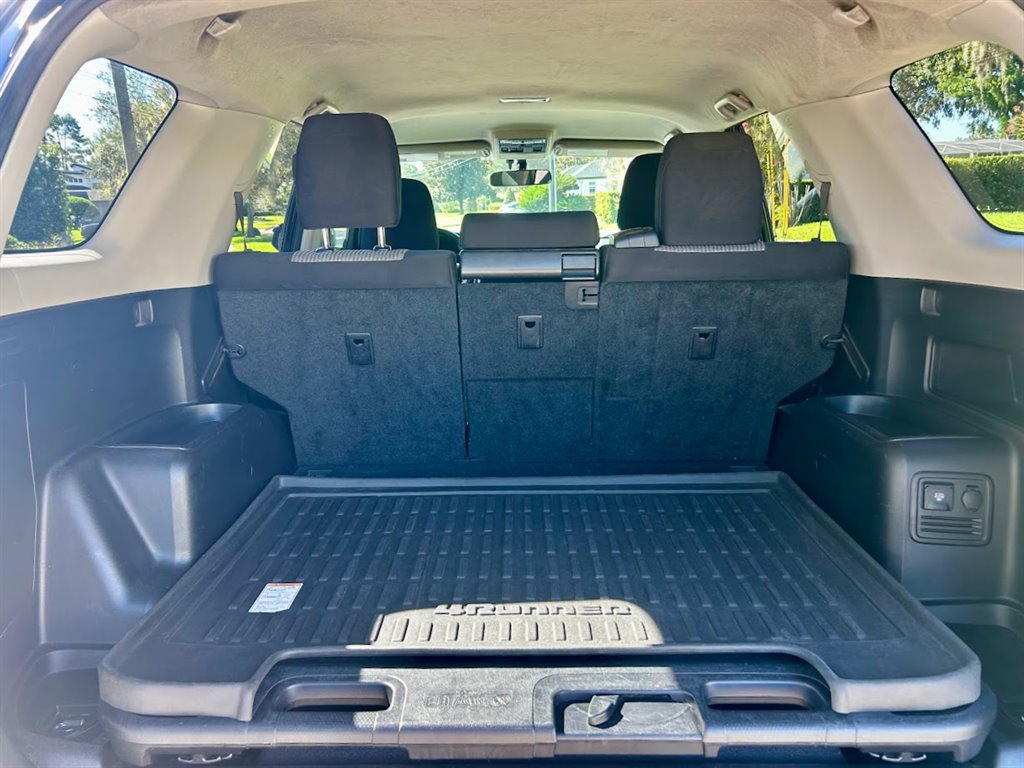 Used 2017 Toyota 4Runner SR5 RWD image 23