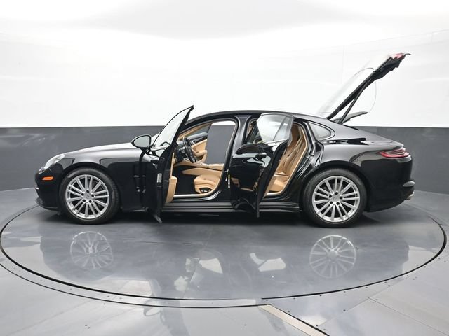 Certified 2018 Porsche Panamera image 30