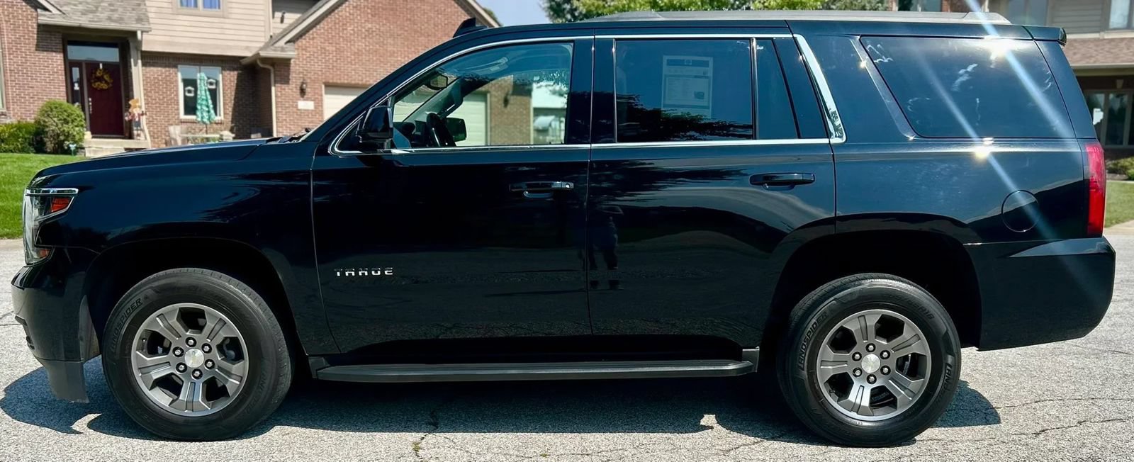 Used 2019 Chevrolet Tahoe LS w/ Enhanced Driver Alert Package AWD/4WD image 4