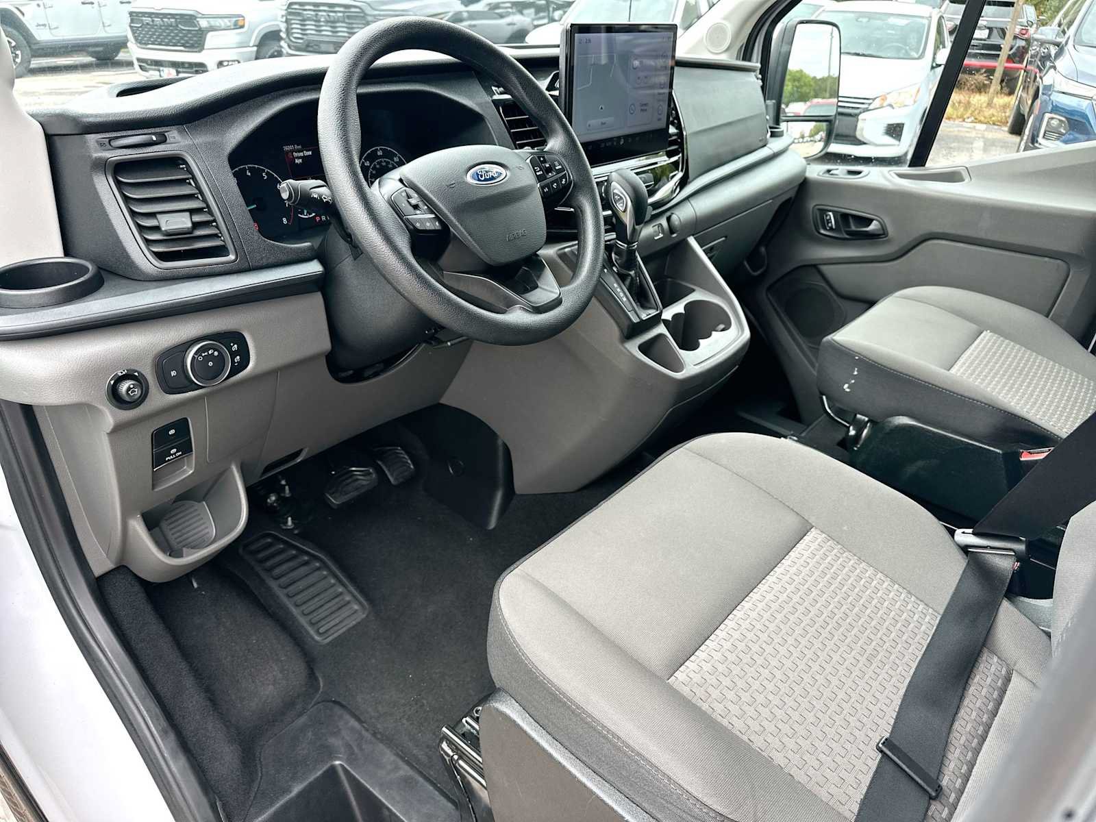 Used 2025 Ford Transit 350 XLT RWD image 18