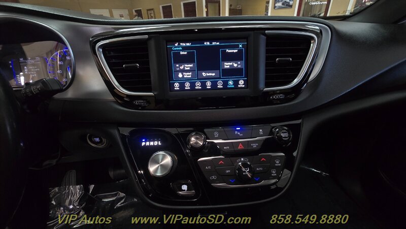 Used 2019 Chrysler Pacifica Touring-L w/ S Appearance Package FWD image 28
