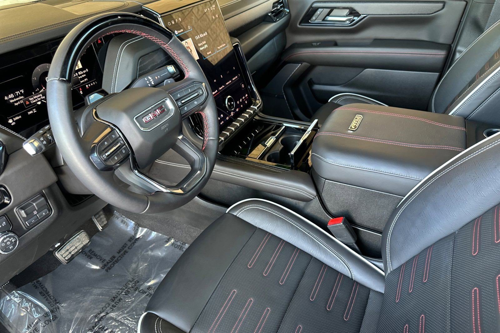 Used 2025 GMC Yukon XL AT4 Ultimate AWD/4WD image 8